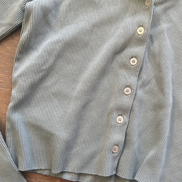 Brandy Melville Long Sleeve Sage Ribbed Green Button Up Top - Picture 3 of 4